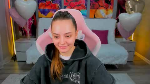 Snapshot of melaniealves chatting on 02-18-26, 06:37 MelanieAlves online show from 02-18-26, 06:37