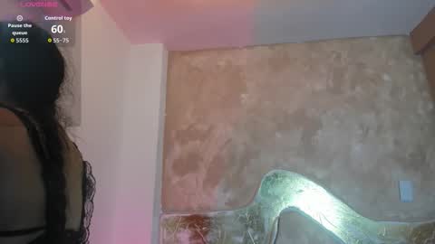 Melaniecooper online show from 10-20-25, 03:40