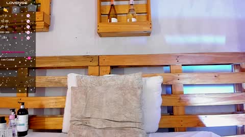 Melanie online show from 01-03-25, 01:27