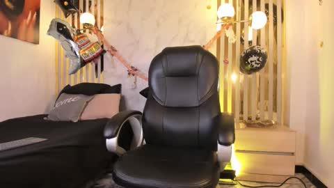 Melanie  online show from 10-26-25, 11:27