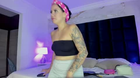 Melanie Roux online show from 09-27-25, 07:19