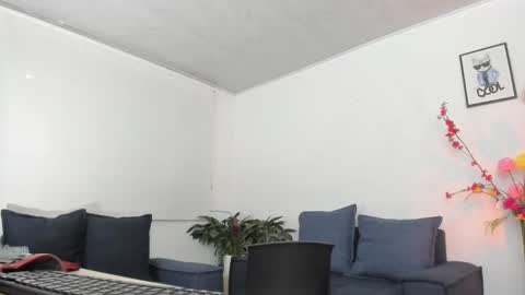 melaniie_roussel online show from 10-21-25, 01:17