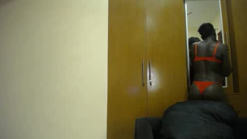 Snapshot of melanin_bae chatting on 10-05-25, 09:02 Baby online show from 10-05-25, 09:02