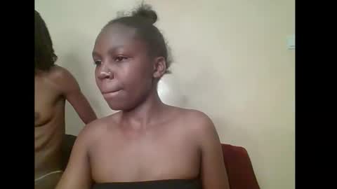 Snapshot of melanin_bae chatting on 10-17-25, 07:55 Baby online show from 10-17-25, 07:55