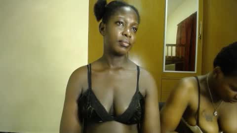 Snapshot of melanin_bae chatting on 10-30-25, 08:09 Baby online show from 10-30-25, 08:09