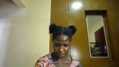 Snapshot of melanin_bae chatting on 10-31-25, 11:44 Baby online show from 10-31-25, 11:44