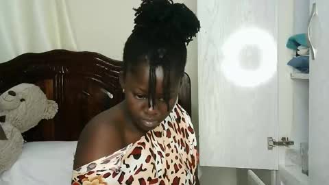 Snapshot of melanin_juicey8 chatting on 05-18-26, 05:35 melanin_juicey8 online show from 05-18-26, 05:35