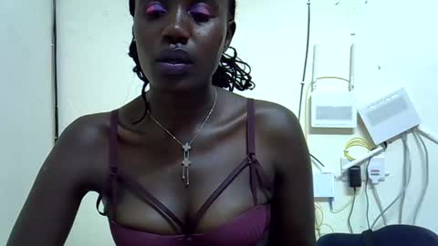 Snapshot of melanin_kuchi chatting on 10-21-25, 07:25 African Melanin online show from 10-21-25, 07:25
