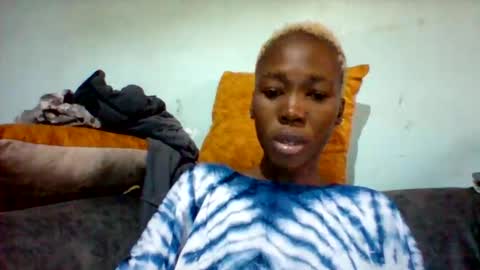 melaninndriping online show from 10-31-25, 08:04