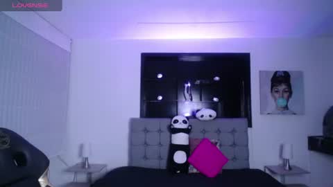 Snapshot of melanny_petite chatting on 06-16-26, 01:03 melanny_petite online show from 06-16-26, 01:03