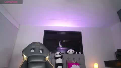 Snapshot of melanny_petite chatting on 07-18-26, 01:15 melanny_petite online show from 07-18-26, 01:15
