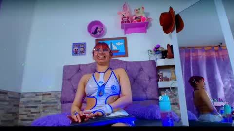 Melanny taylor online show from 11-12-25, 08:19