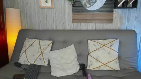 Melany online show from 10-14-25, 02:51