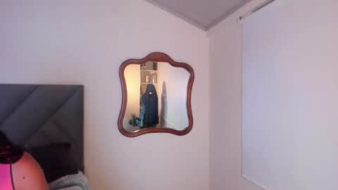 Melany online show from 12-17-25, 02:50