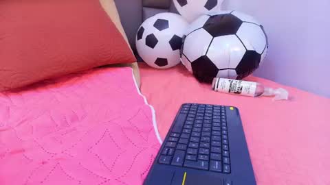 Melany  online show from 06-25-26, 05:12