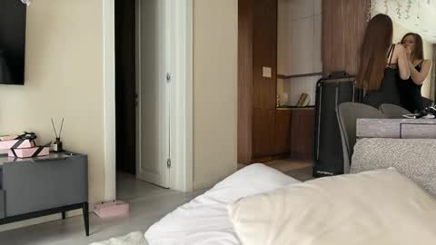 Adel online show from 05-09-26, 02:44