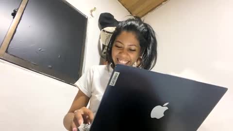 melanygonz online show from 12-10-24, 12:28