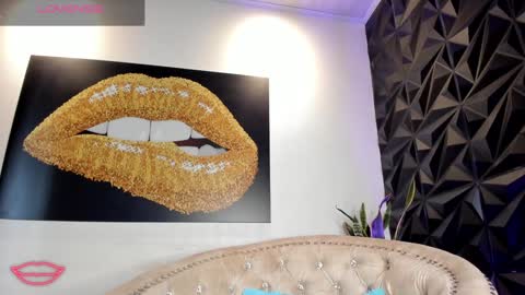 Melany Mendoza online show from 12-16-24, 03:11