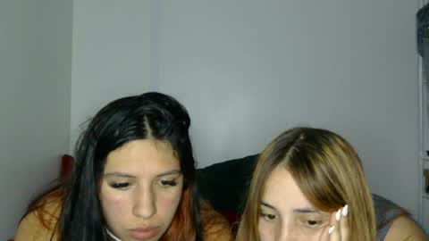 Snapshot of melatina chatting on 06-26-26, 09:41 Valentina y Melissa online show from 06-26-26, 09:41