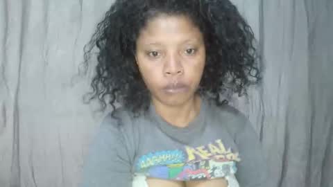 Snapshot of meld2599 chatting on 10-19-25, 04:24 meld2599 online show from 10-19-25, 04:24