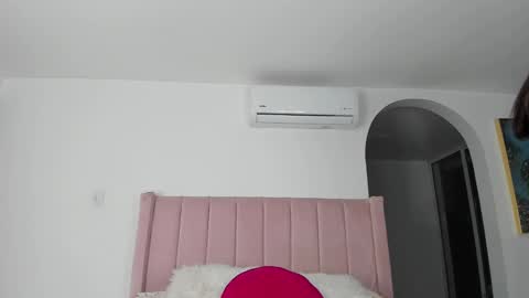 Mel Gomez online show from 12-24-24, 03:16