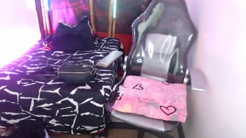 melhiza online show from 02-20-25, 07:08