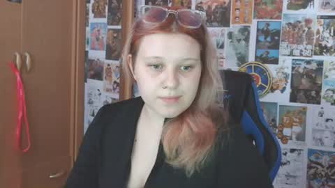Snapshot of melibooo chatting on 08-08-26, 04:36 Meli online show from 08-08-26, 04:36