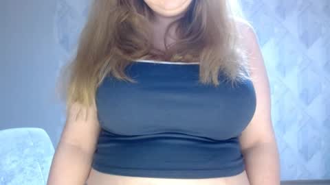 Snapshot of melina_beauty chatting on 04-08-26, 01:27 Melina online show from 04-08-26, 01:27