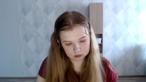 Snapshot of melina_beauty chatting on 04-11-26, 07:35 Melina online show from 04-11-26, 07:35