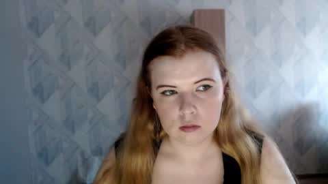Snapshot of melina_beauty chatting on 05-18-26, 04:02 Melina online show from 05-18-26, 04:02