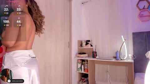 Snapshot of melina_ferrer1 chatting on 10-20-25, 09:54 EI online show from 10-20-25, 09:54