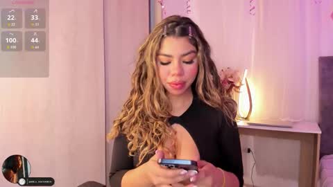 Snapshot of melina_ferrer1 chatting on 11-06-25, 12:06 EI online show from 11-06-25, 12:06