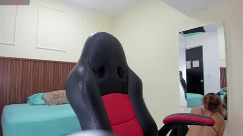 M E L I N A  online show from 10-04-25, 07:12