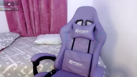 melinna706702 online show from 10-08-25, 12:08