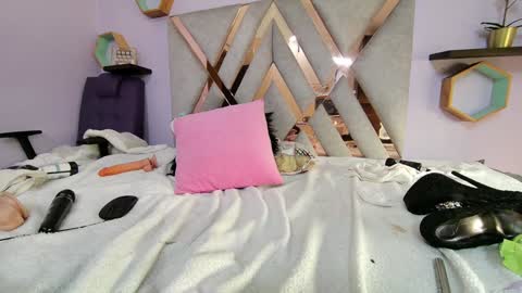 Melissa online show from 01-09-25, 02:40