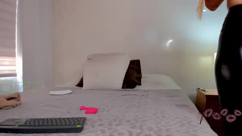 Melissa online show from 03-02-25, 03:05