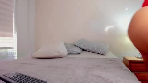 Melissa online show from 03-11-25, 04:07