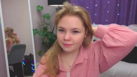 Sophia online show from 02-06-26, 04:39