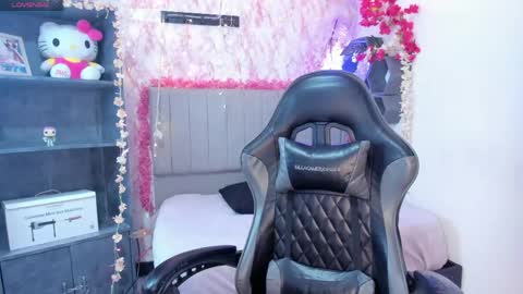 Snapshot of melissa___saenz chatting on 05-26-26, 12:23 melissa___saenz online show from 05-26-26, 12:23