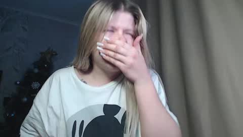 Melissa  Ray online show from 12-12-24, 03:32