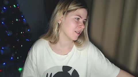 Melissa  Ray online show from 12-17-24, 06:31