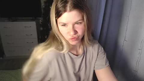 Melissa  Ray online show from 01-16-25, 08:22