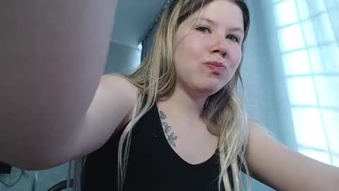 Melissa  Ray online show from 03-11-25, 09:13