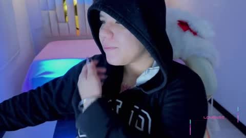 Lissa  online show from 11-24-25, 11:10