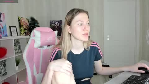 Snapshot of melissa_moooree chatting on 02-26-25, 02:46 melissa_moooree online show from 02-26-25, 02:46