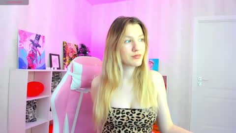 Snapshot of melissa_moooree chatting on 02-28-25, 08:31 melissa_moooree online show from 02-28-25, 08:31