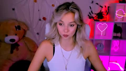 Melissa online show from 10-16-25, 04:30