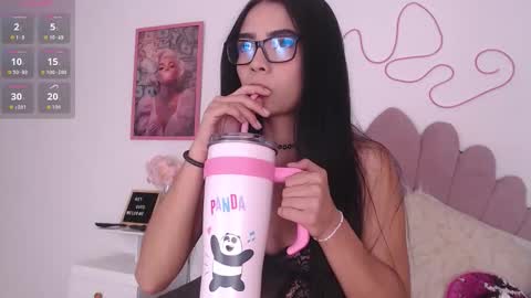 Snapshot of melissa_torres5 chatting on 09-17-25, 10:28 Melii online show from 09-17-25, 10:28