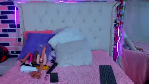 Meli online show from 12-31-24, 02:14