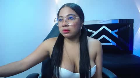 Snapshot of melissahex chatting on 10-12-25, 12:48 Melissa online show from 10-12-25, 12:48